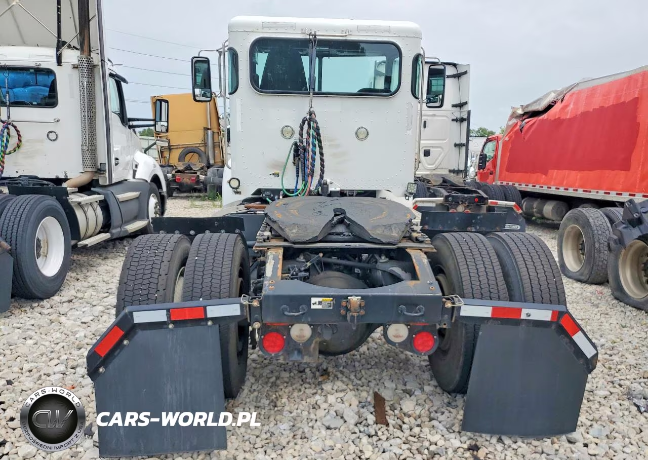 2018 Peterbilt 348 Semi Truck VIN:1XP3AJ8X8JD430756 - 6