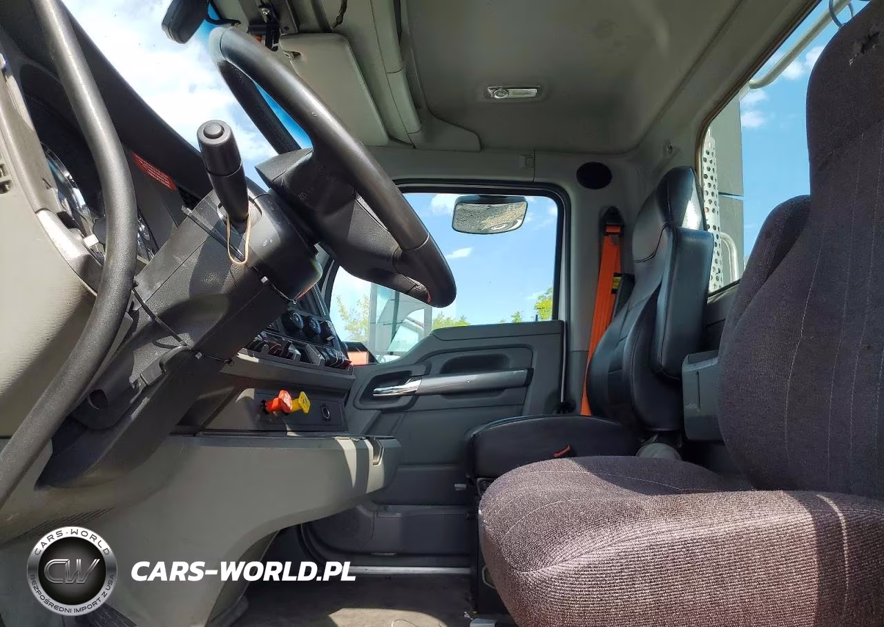 2019 Kenworth T680 Semi Truck VIN:1XKYA48X9KJ297246 - 7