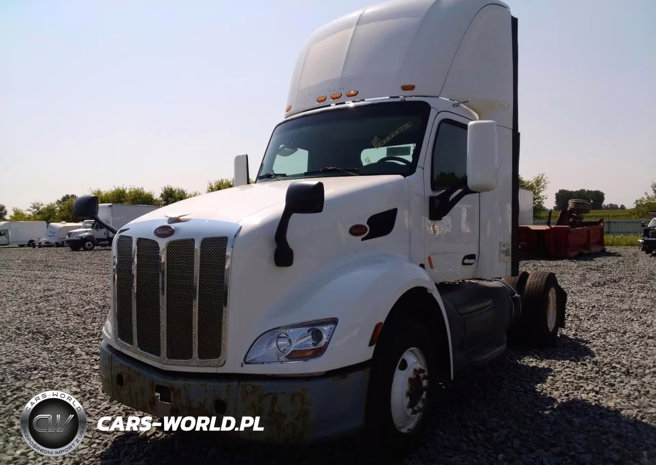 2016 Peterbilt 579 Semi Truck