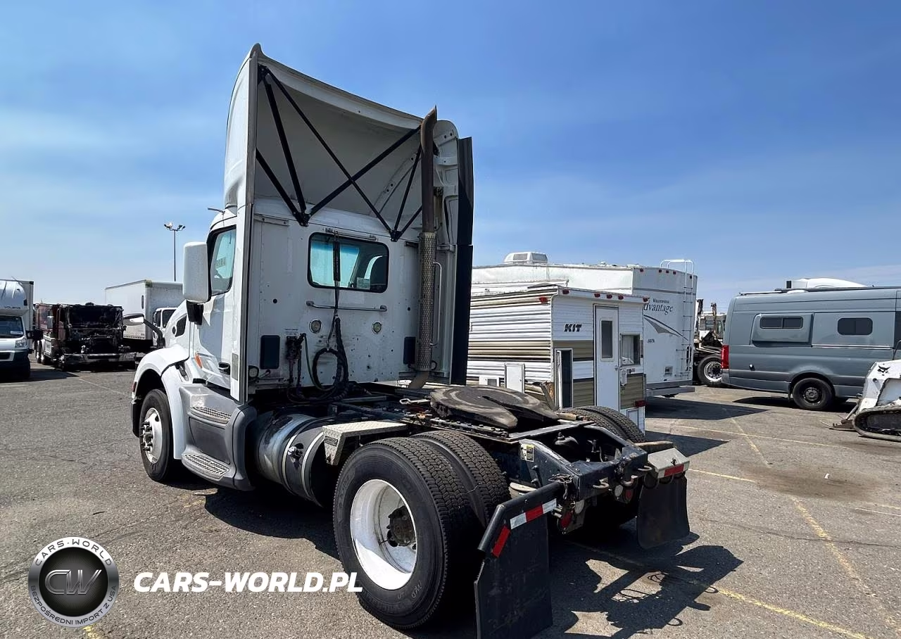 2019 Peterbilt 579 Semi Truck VIN:1XPBA48XXKD478662 - 3
