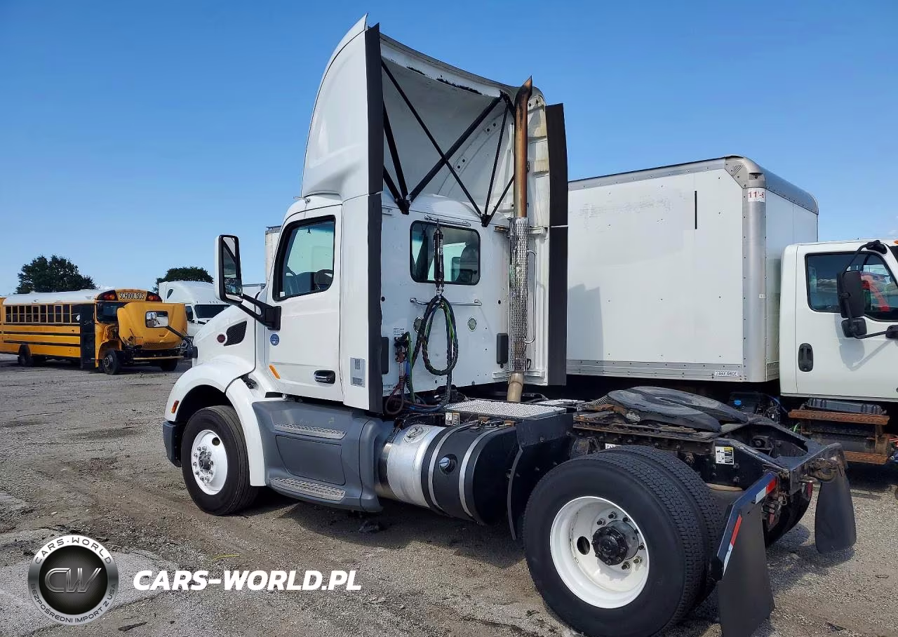 2018 Peterbilt 579 Semi Truck VIN:1XPBA48X1JD477317 - 2