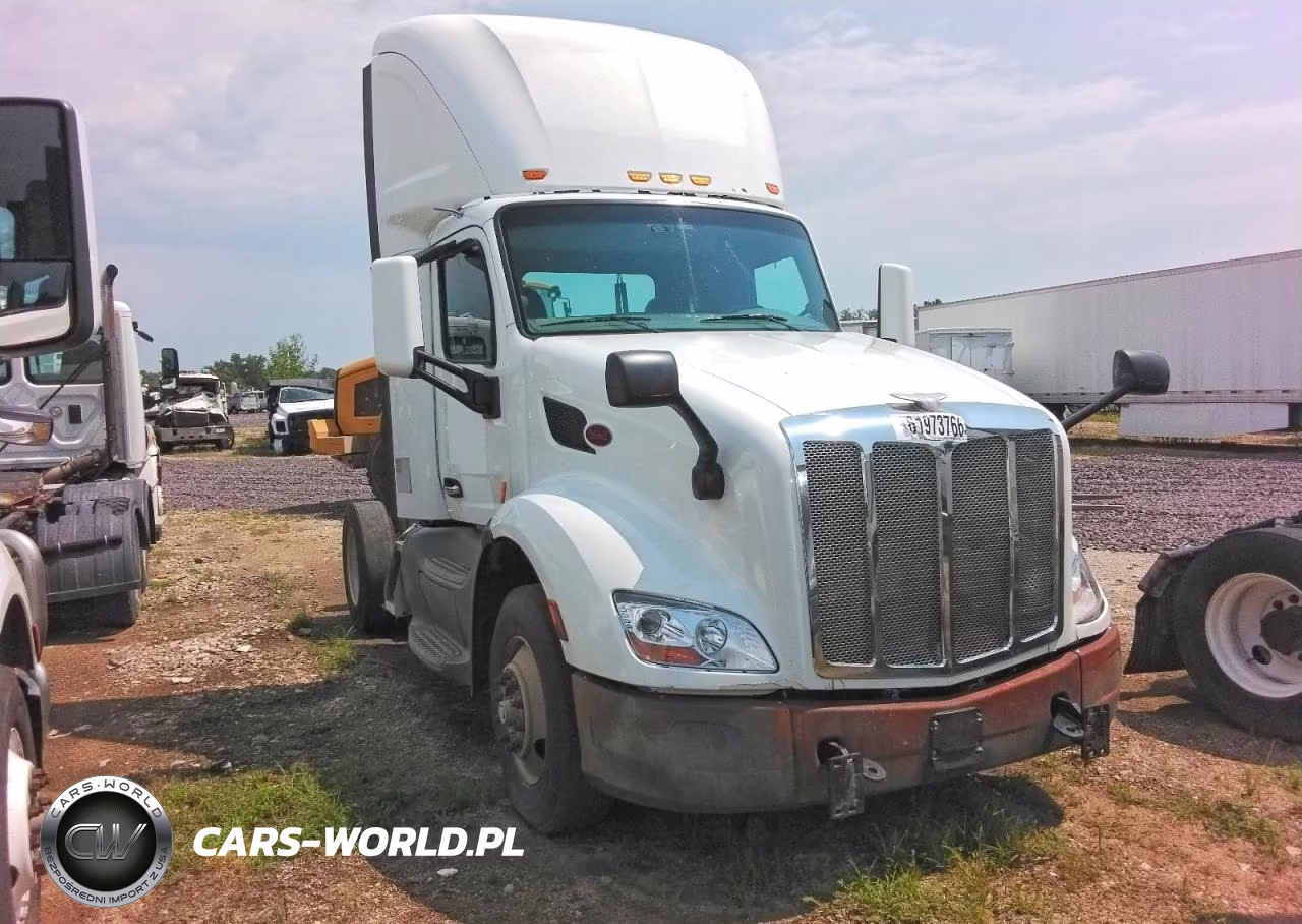 2017 Peterbilt 579 Semi Truck VIN:1XPBA48X9HD428425 - 4