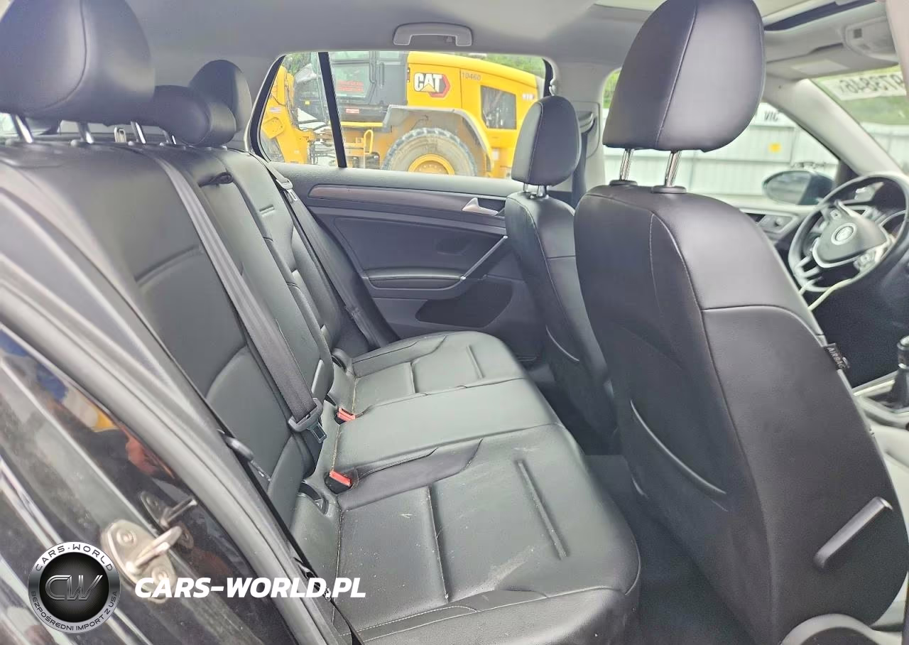 2018 Volkswagen Golf S VIN:3VWB17AU5JM296130 - 10