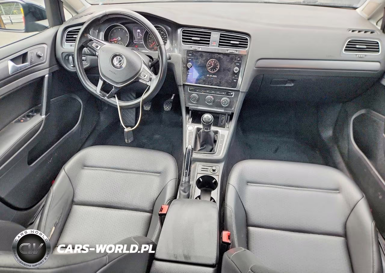 2018 Volkswagen Golf S VIN:3VWB17AU5JM296130 - 8