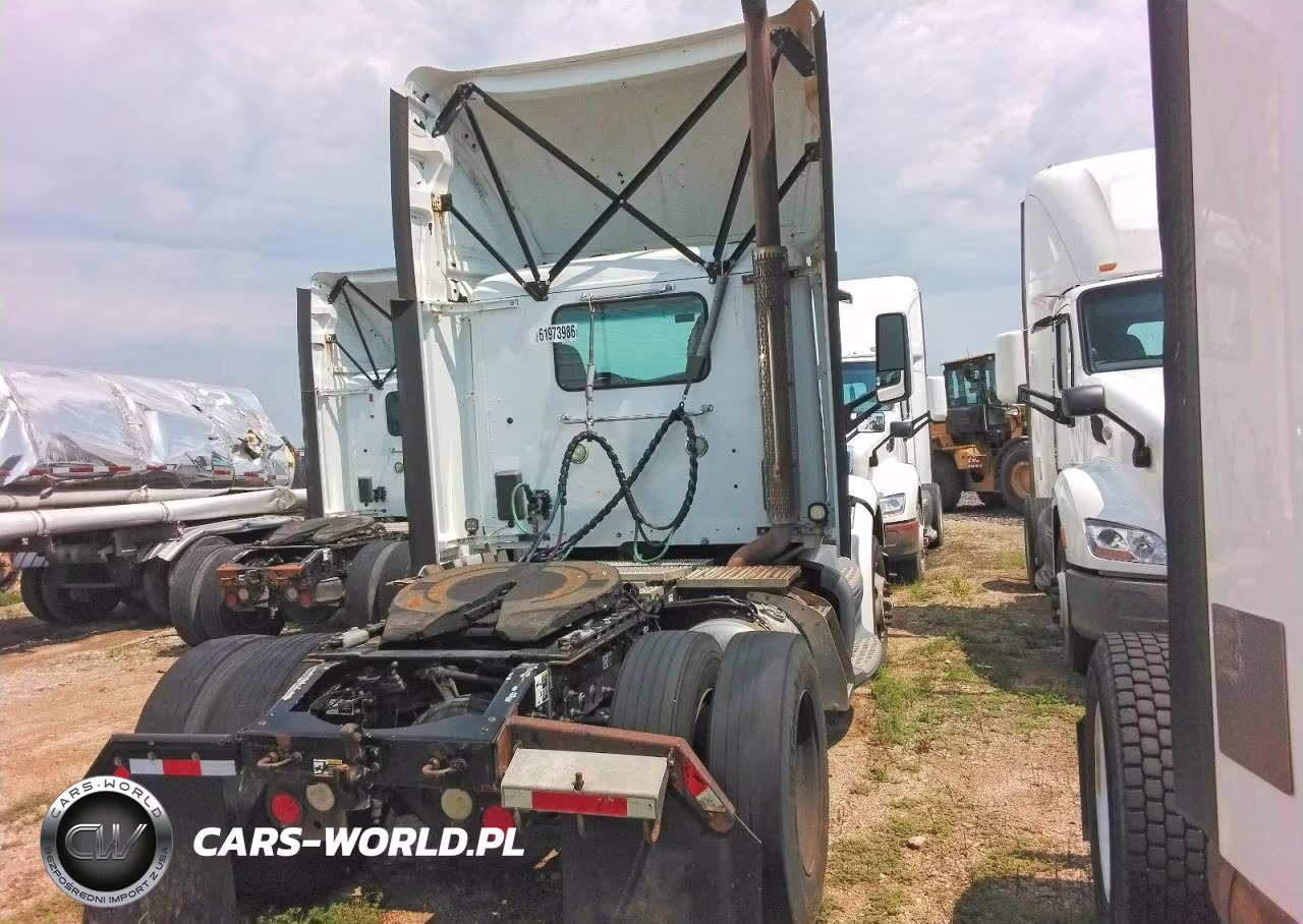 2017 Peterbilt 579 Semi Truck VIN:1XPBA48X0HD428426 - 3