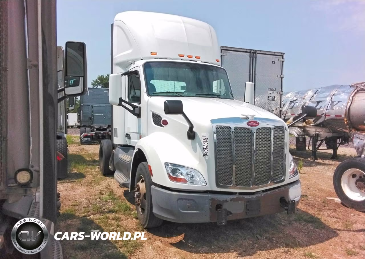 2017 Peterbilt 579 Semi Truck VIN:1XPBA48X0HD428426 - 4
