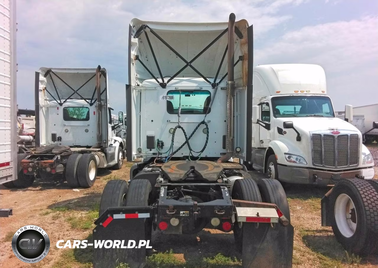2017 Peterbilt 579 Semi Truck VIN:1XPBA48X0HD428426 - 6
