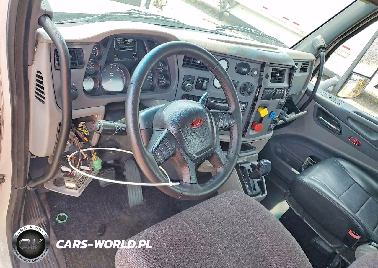 2017 Peterbilt 579 Semi Truck VIN:1XPBA48XXHD428773 - 8