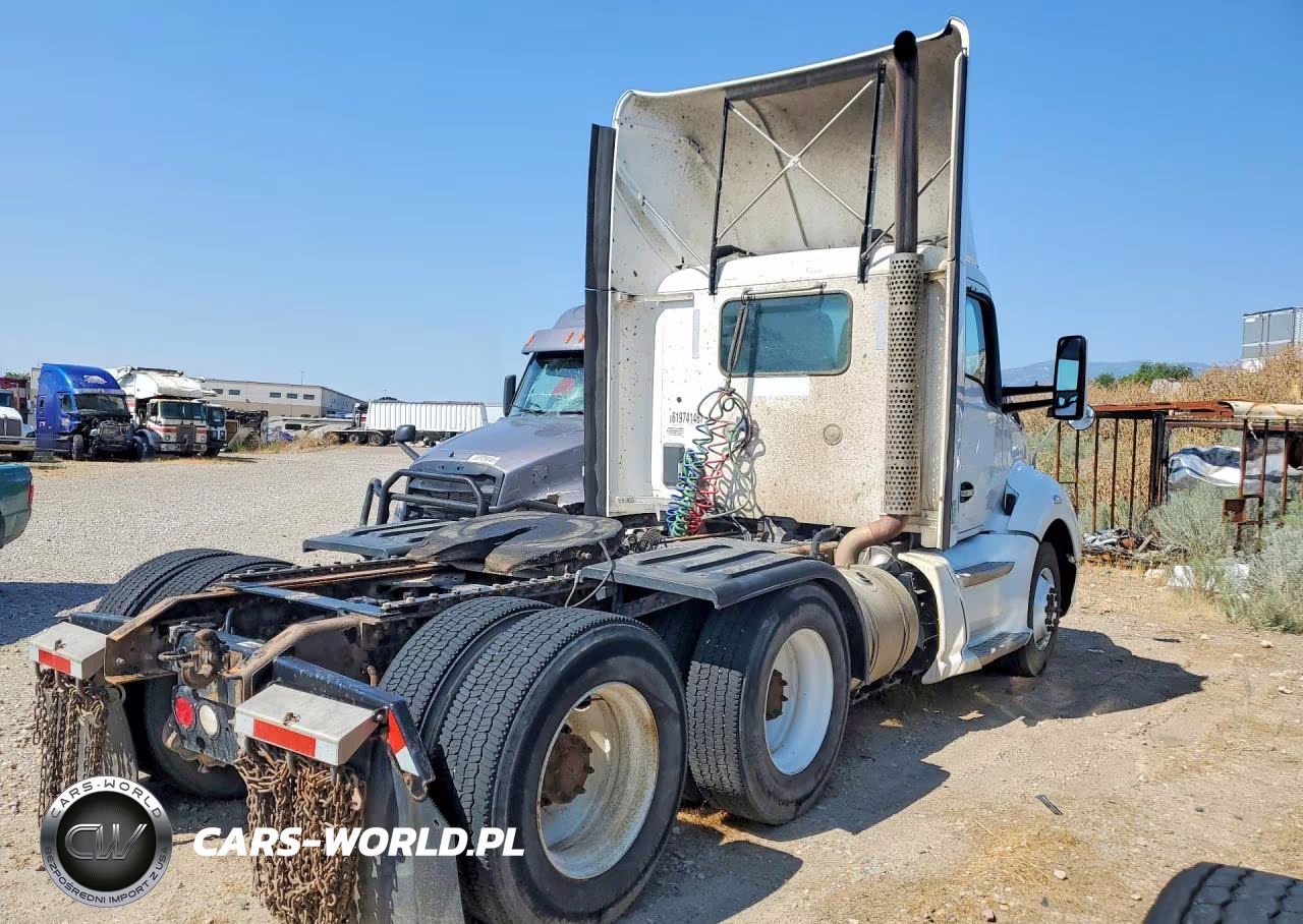 2014 Kenworth T680 Semi Truck VIN:1XKYD49X2EJ412845 - 3
