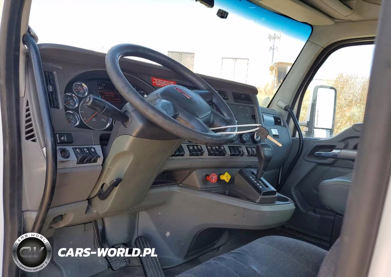 2014 Kenworth T680 Semi Truck VIN:1XKYD49X2EJ412845 - 8