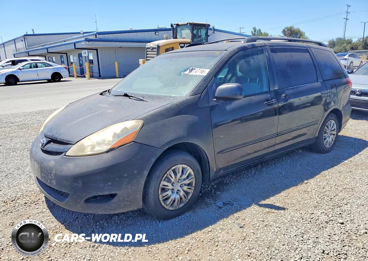 2009 Toyota Sienna Le 8-Passenger