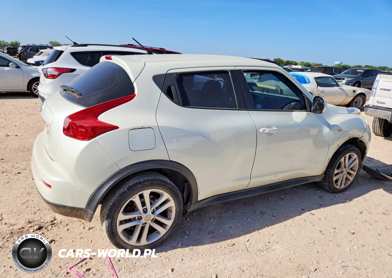 2011 Nissan Juke S VIN:JN8AF5MR1BT023110 - 3