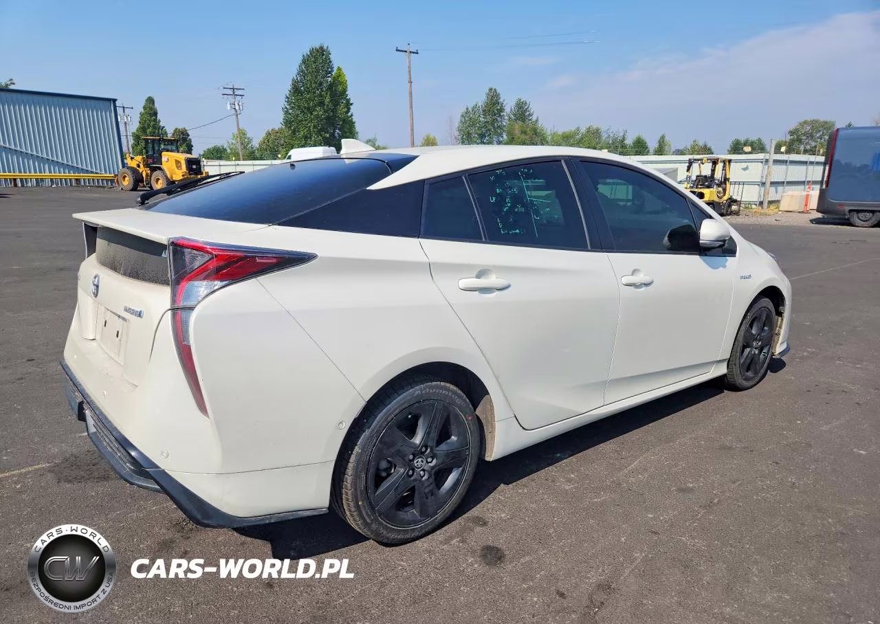 2017 Toyota Prius Three Touring VIN:JTDKARFU5H3537901 - 3