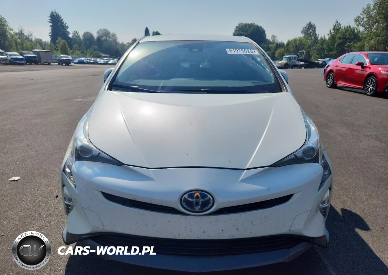 2017 Toyota Prius Three Touring VIN:JTDKARFU5H3537901 - 5