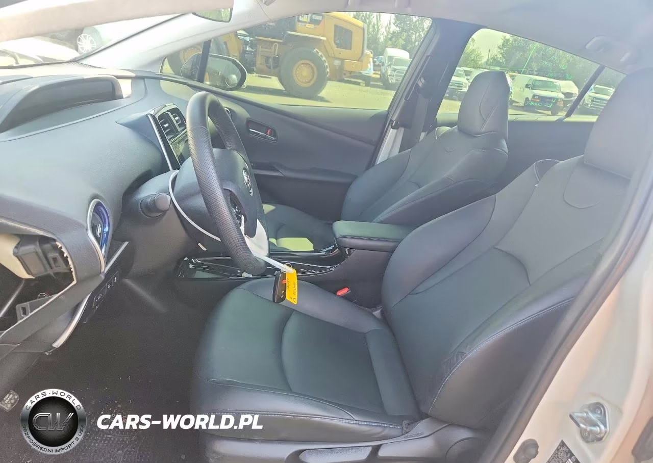 2017 Toyota Prius Three Touring VIN:JTDKARFU5H3537901 - 7