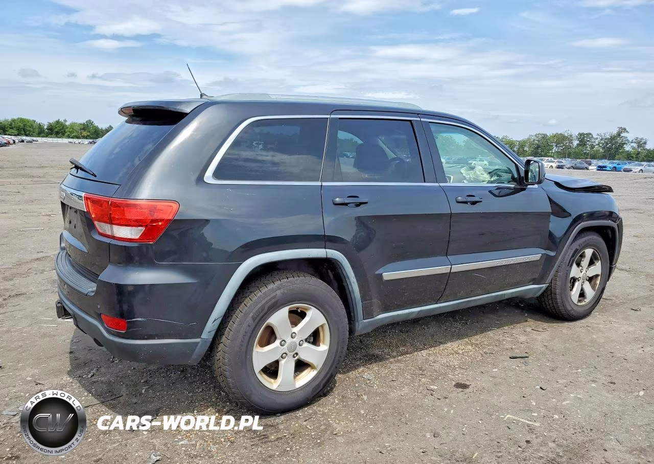 2011 Jeep Grand Cherokee Laredo VIN:1J4RR4GG8BC544670 - 3