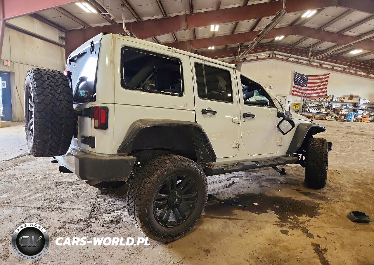 2012 Jeep Wrangler Unlimited Sahara VIN:1C4BJWEG5CL112813 - 3