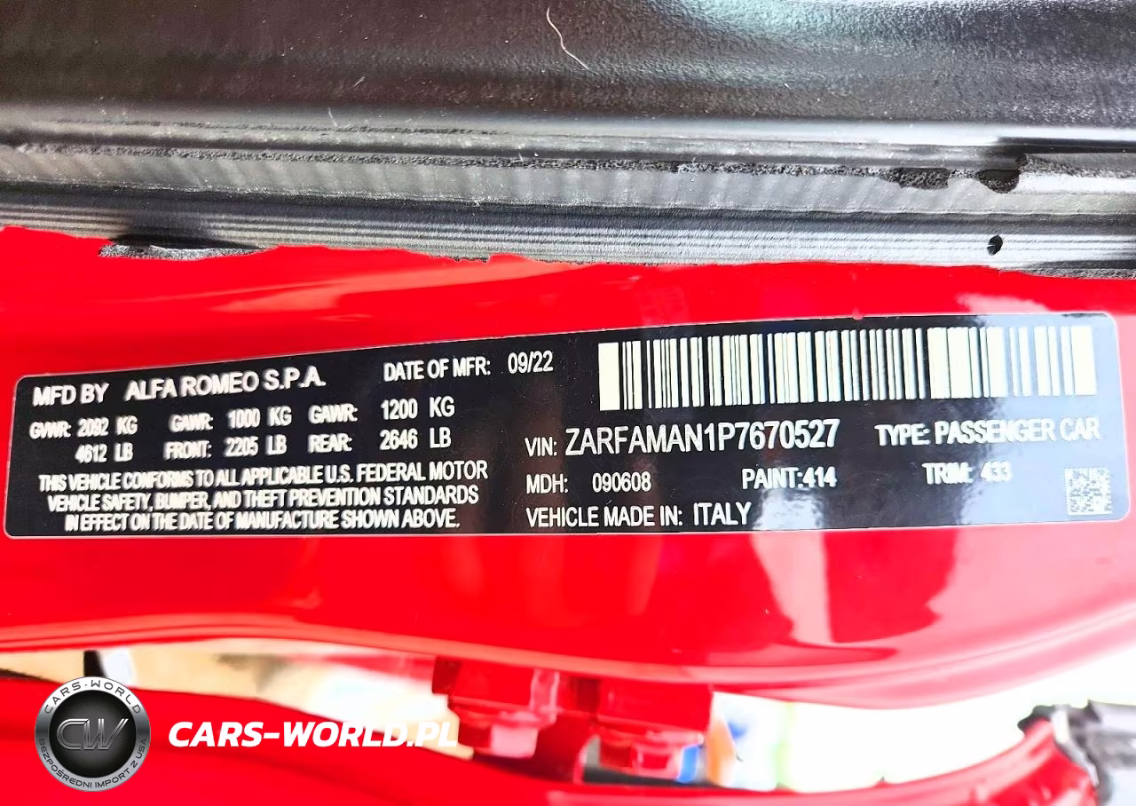 2023 Alfa Romeo Giulia Sprint VIN:ZARFAMAN1P7670527 - 13