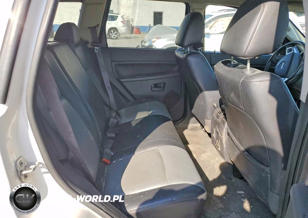 2008 Jeep Grand Cherokee Laredo VIN:1J8GR48K58C237121 - 10