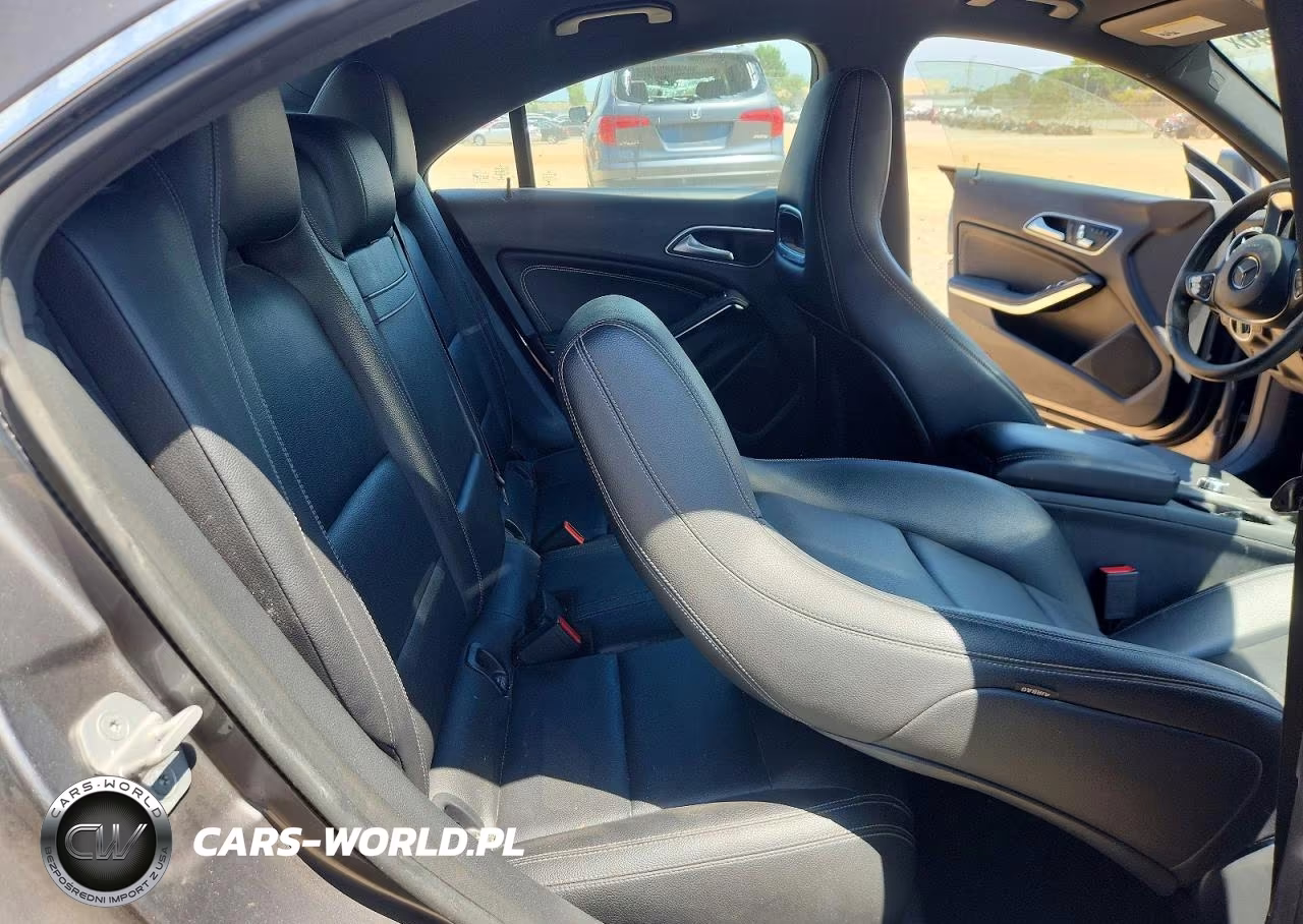2018 Mercedes-Benz Cla 250 VIN:WDDSJ4EB0JN586703 - 10