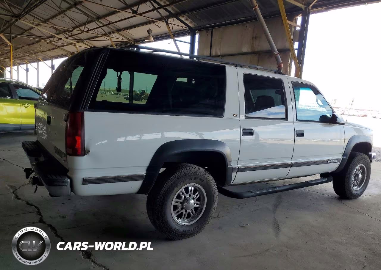 1999 Chevrolet Suburban K2500 VIN:3GNGK26F7XG106751 - 3