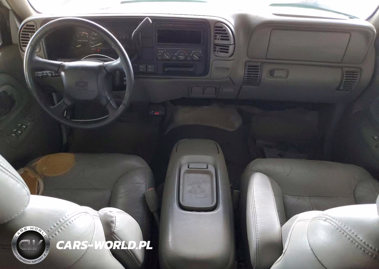 1999 Chevrolet Suburban K2500 VIN:3GNGK26F7XG106751 - 8