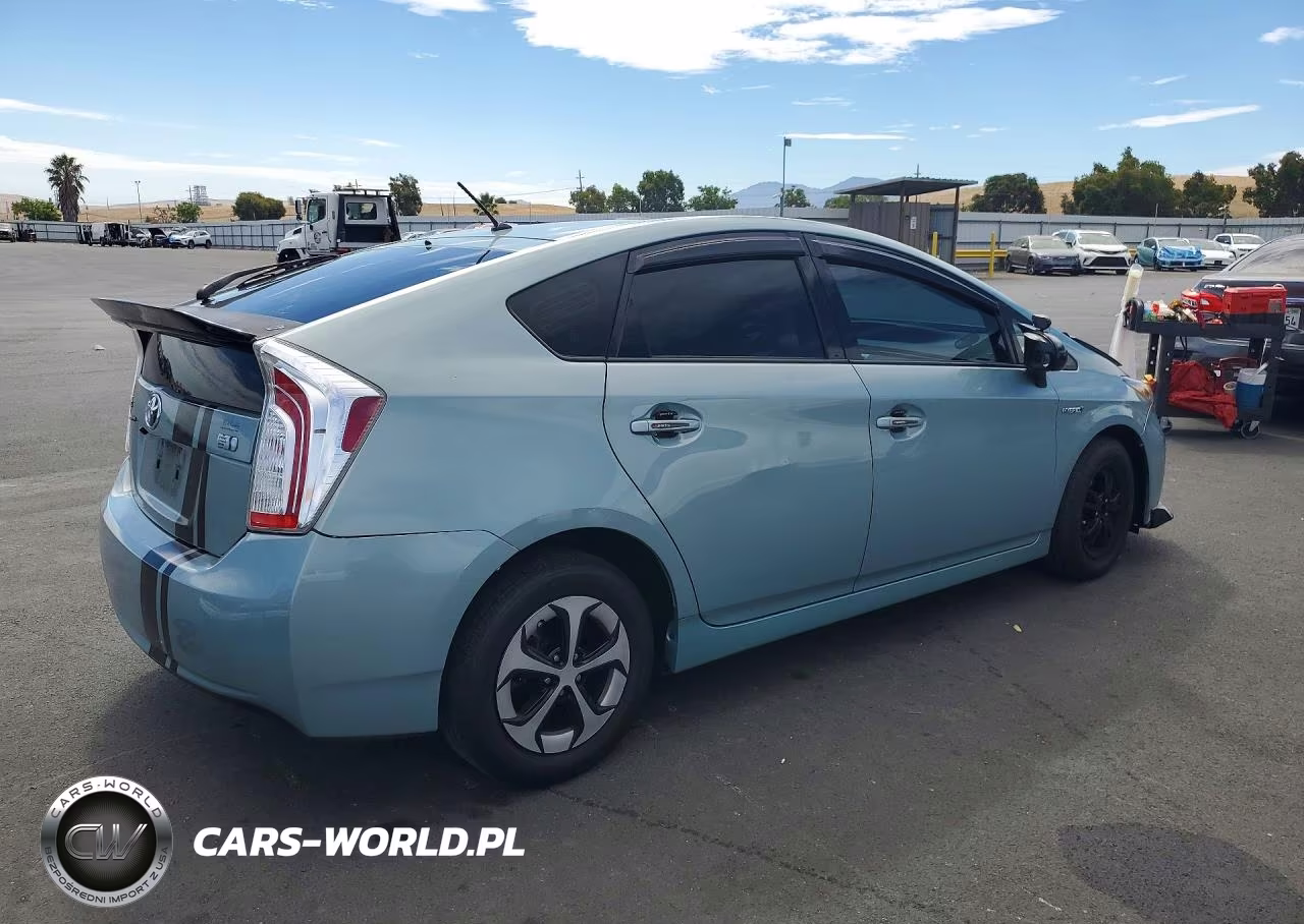 2014 Toyota Prius VIN:JTDKN3DU0E1818628 - 3