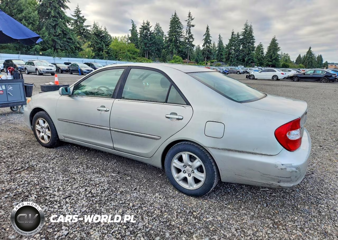 2002 Toyota Camry Le VIN:JTDBE32K420052504 - 2