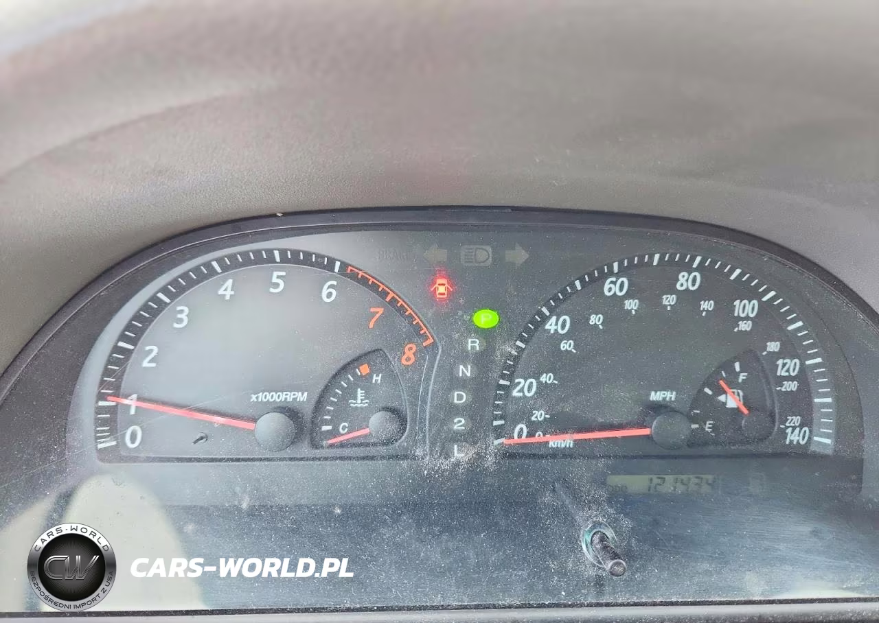 2002 Toyota Camry Le VIN:JTDBE32K420052504 - 9