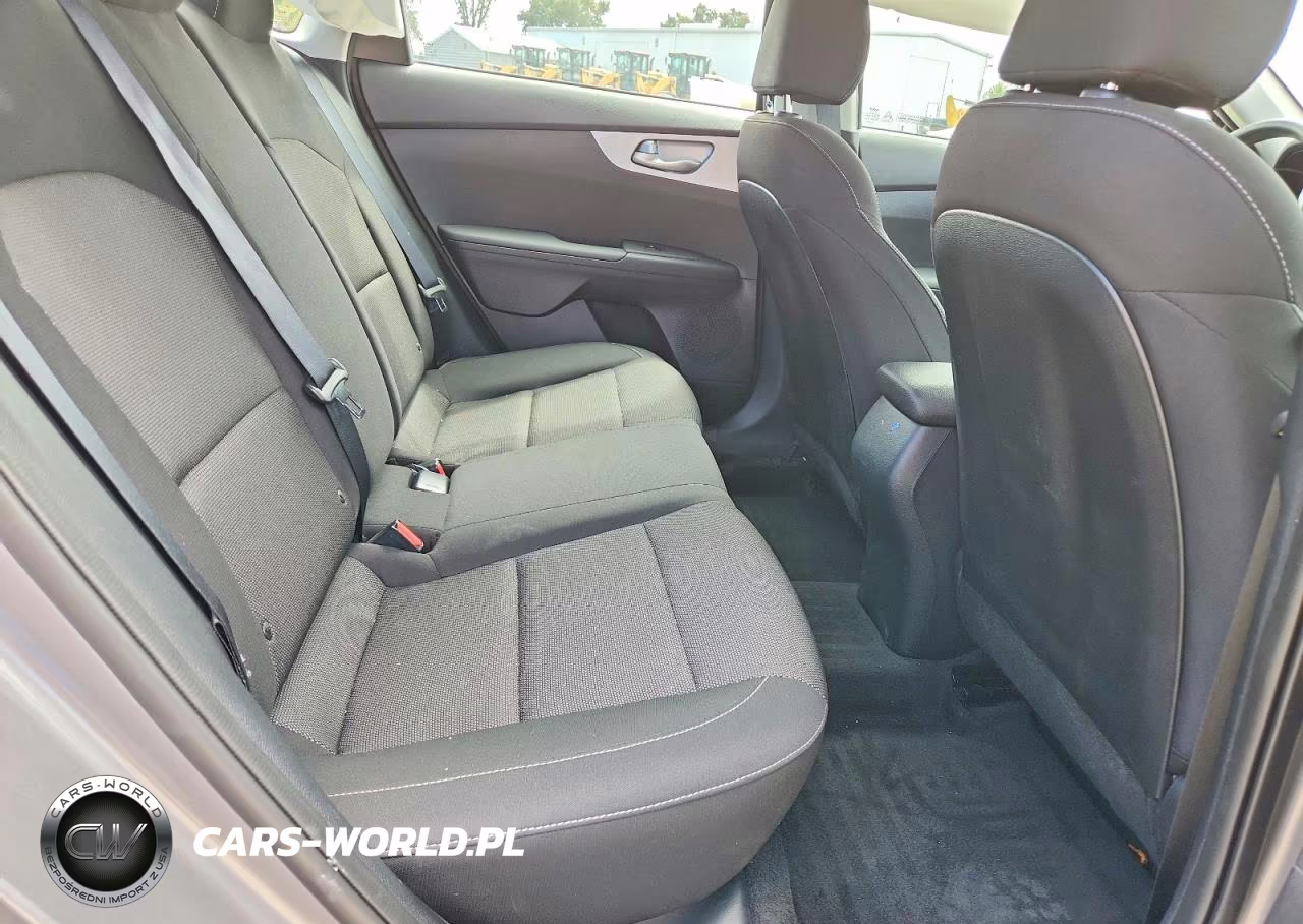 2024 Kia Forte Lxs VIN:3KPF24AD3RE827072 - 10