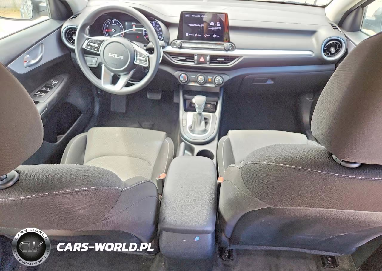 2024 Kia Forte Lxs VIN:3KPF24AD3RE827072 - 8