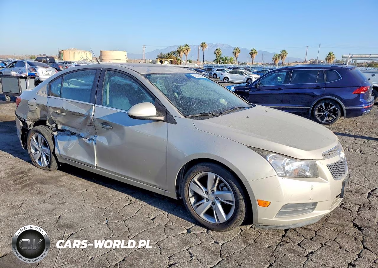 2014 Chevrolet Cruze VIN:1G1P75SZ9E7404263 - 4