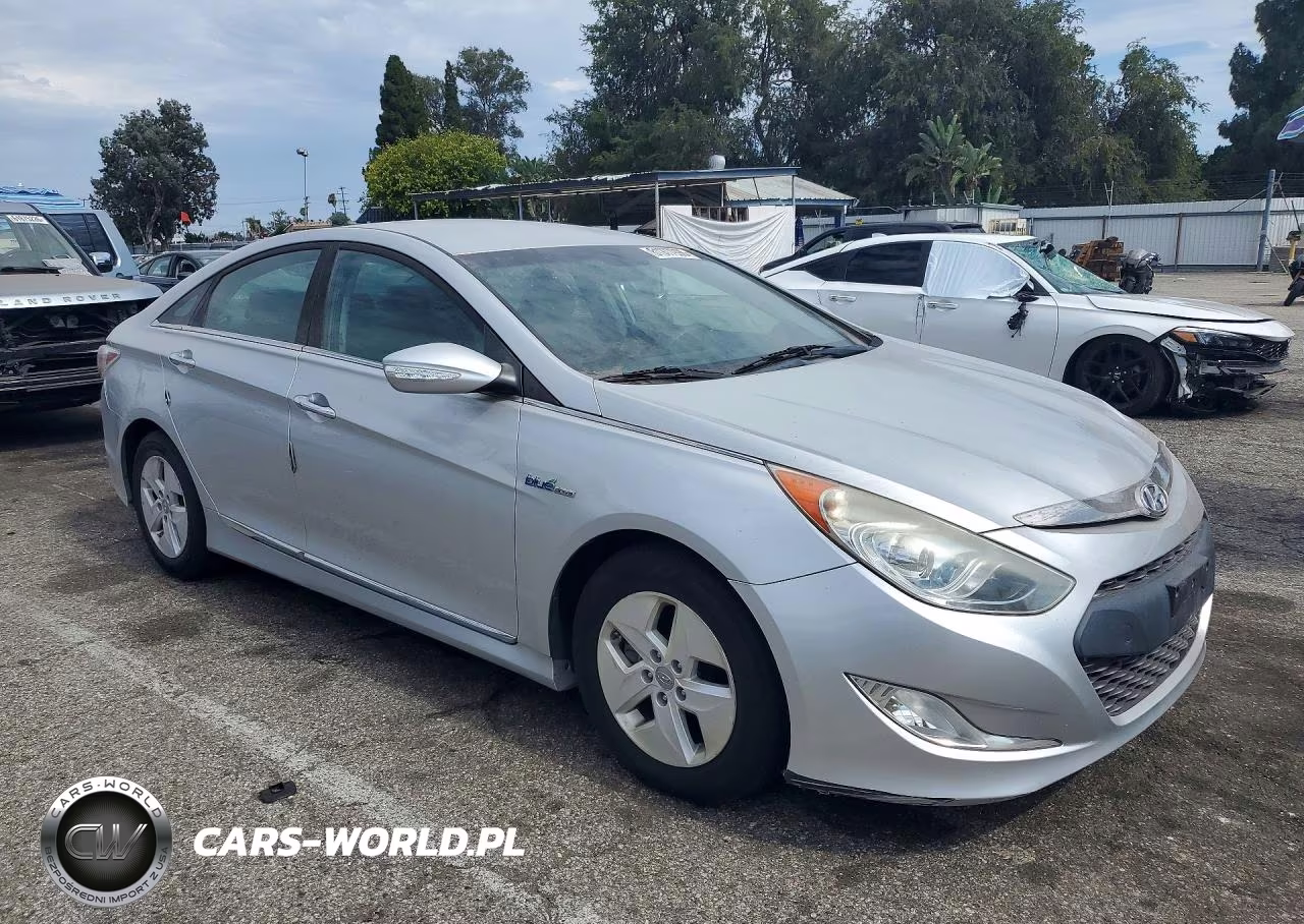 2011 Hyundai Sonata Hybrid VIN:KMHEC4A47BA000852 - 4