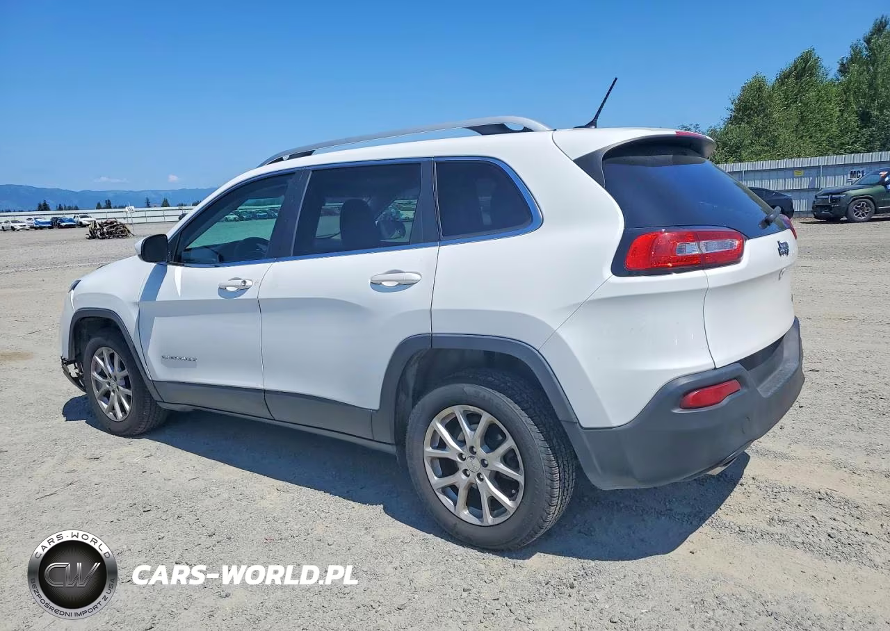 2018 Jeep Cherokee Latitude VIN:1C4PJLCB8JD552205 - 2