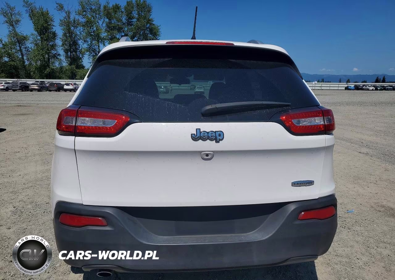 2018 Jeep Cherokee Latitude VIN:1C4PJLCB8JD552205 - 6