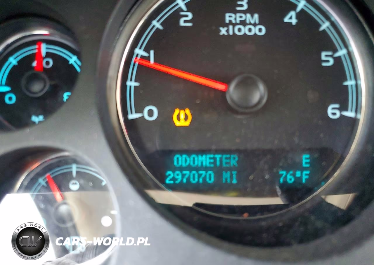2013 GMC Yukon Xl K1500 Slt VIN:1GKS2KE79DR320847 - 9