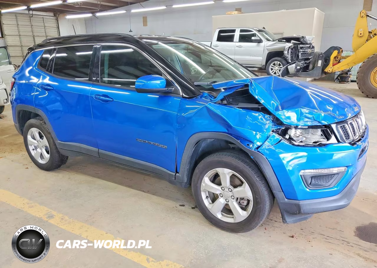 2018 Jeep Compass Latitude VIN:3C4NJDBB9JT168412 - 4