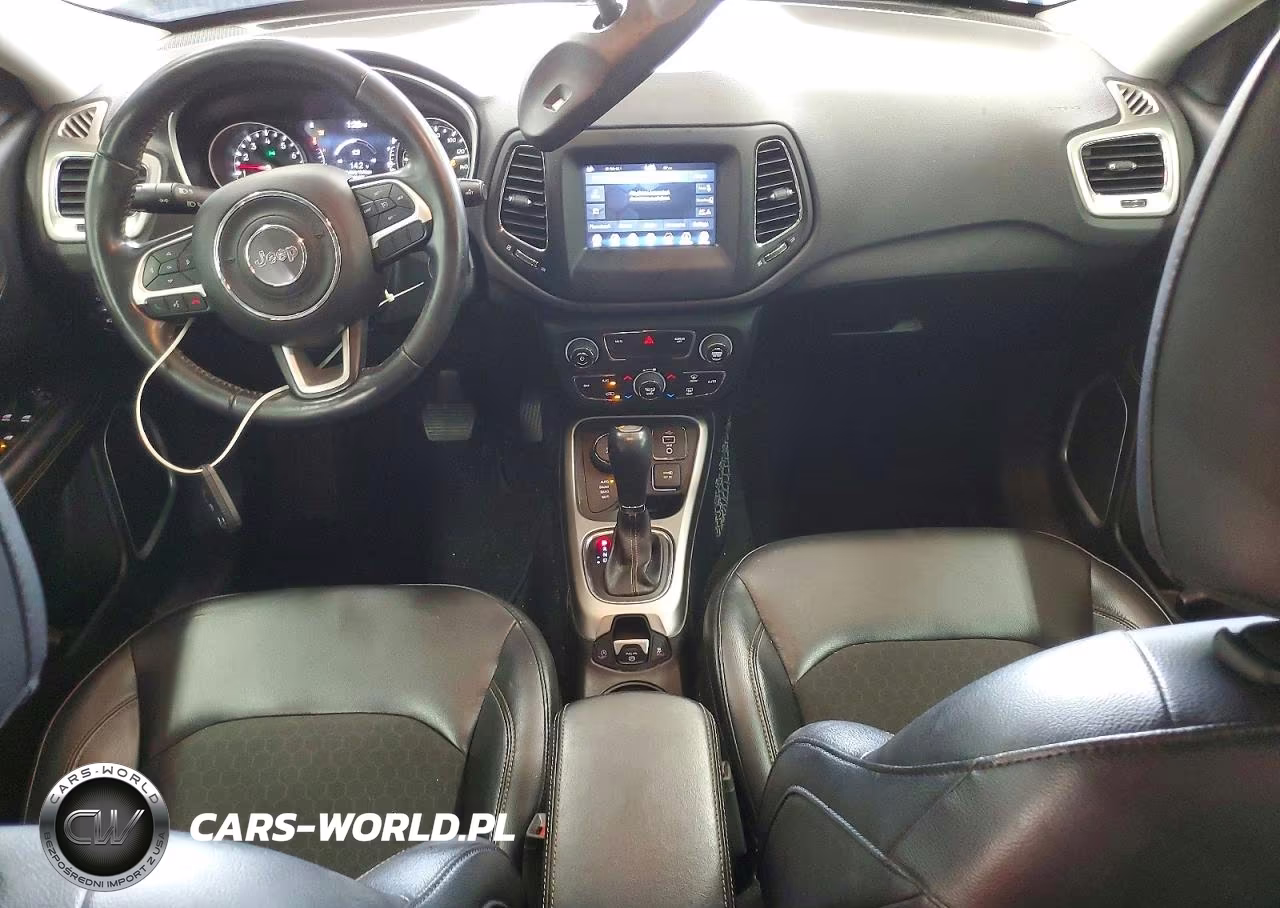 2018 Jeep Compass Latitude VIN:3C4NJDBB9JT168412 - 8