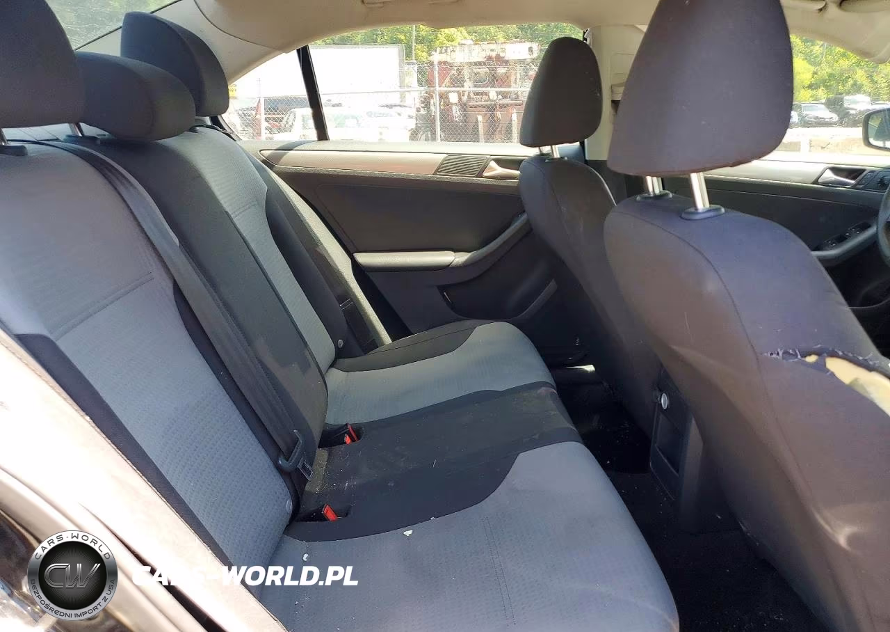 2018 Volkswagen Jetta S VIN:3VW2B7AJ2JM247891 - 10