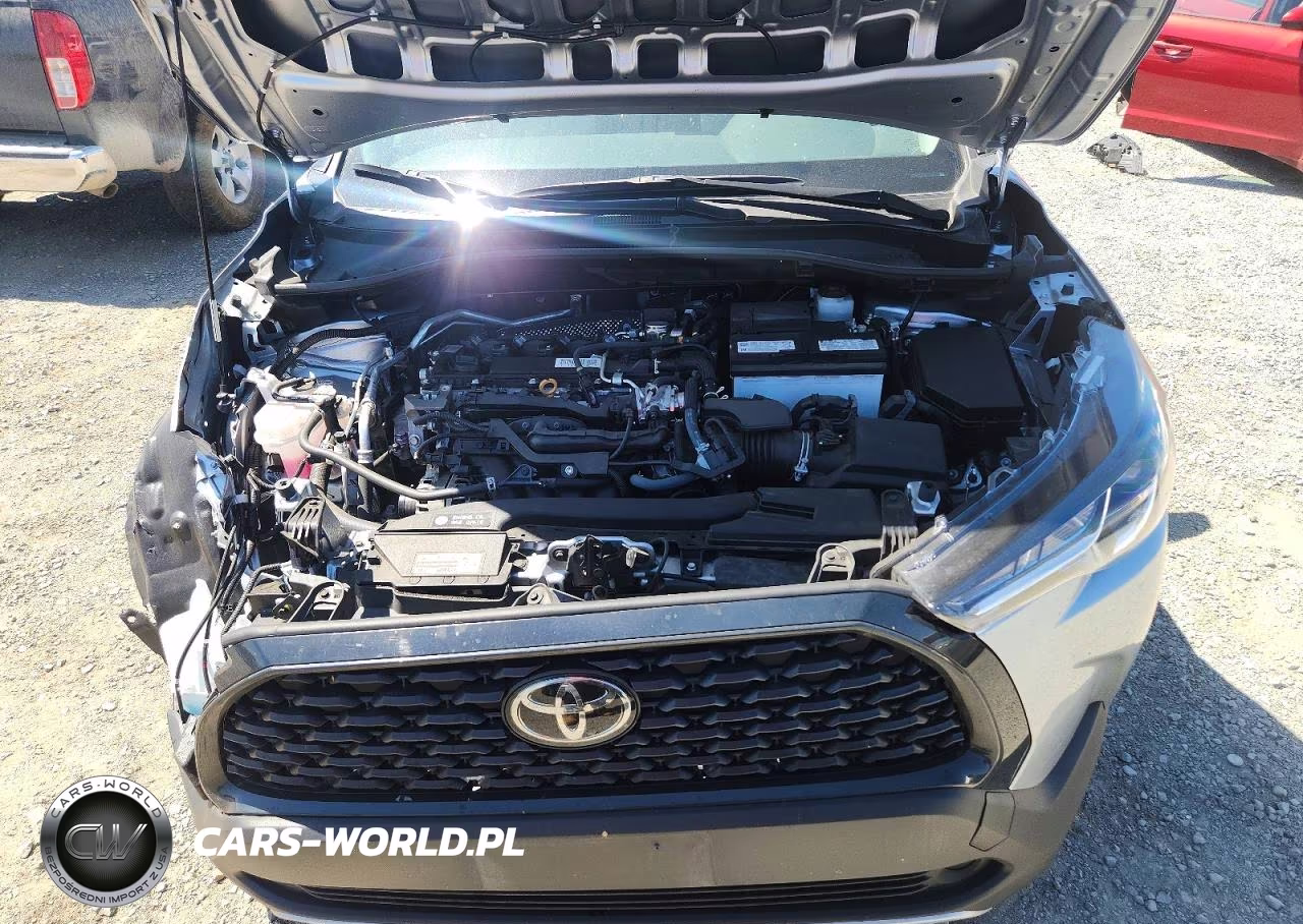 2022 Toyota Corolla Cross Le VIN:7MUCAABGXNV005176 - 12