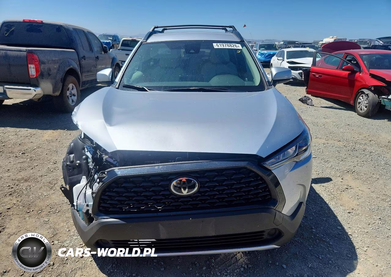 2022 Toyota Corolla Cross Le VIN:7MUCAABGXNV005176 - 5