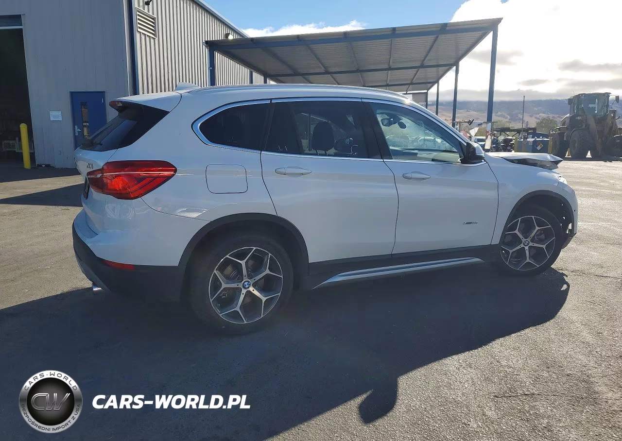 2017 BMW X1 xDrive28I VIN:WBXHT3C3XH5F68231 - 3