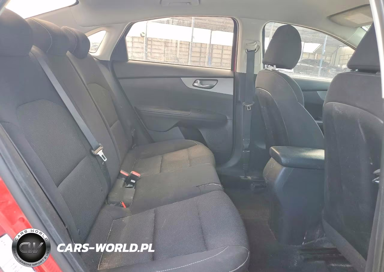 2021 Kia Forte Lxs VIN:3KPF24AD4ME318553 - 10