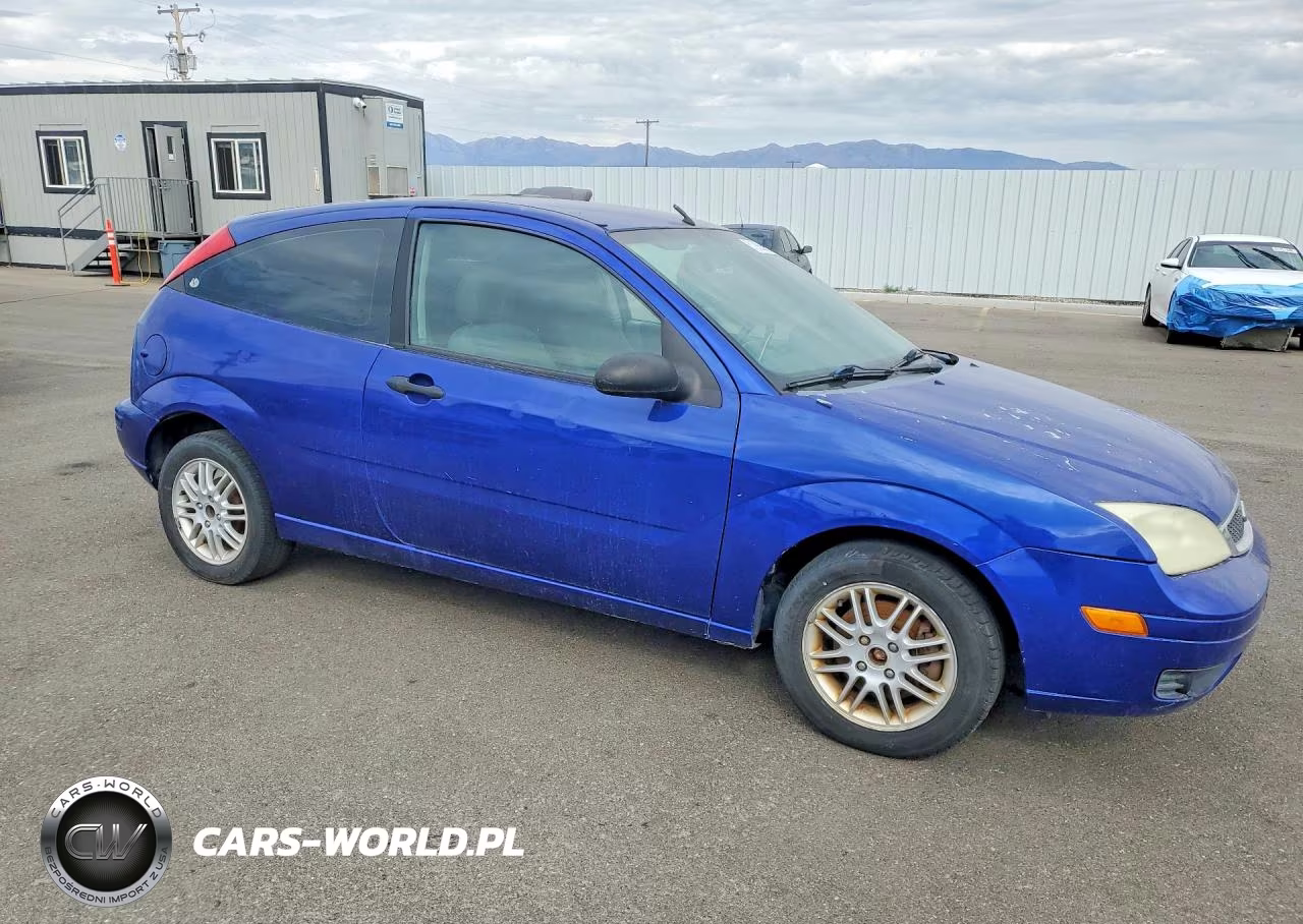 2005 Ford Focus Zx3 VIN:3FAHP31N15R161996 - 4