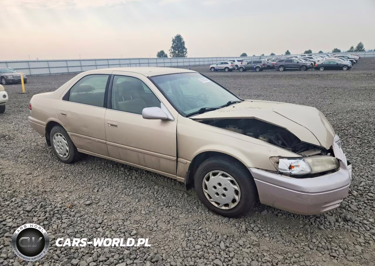 1998 Toyota Camry Le VIN:JT2BG22K3W0119399 - 4