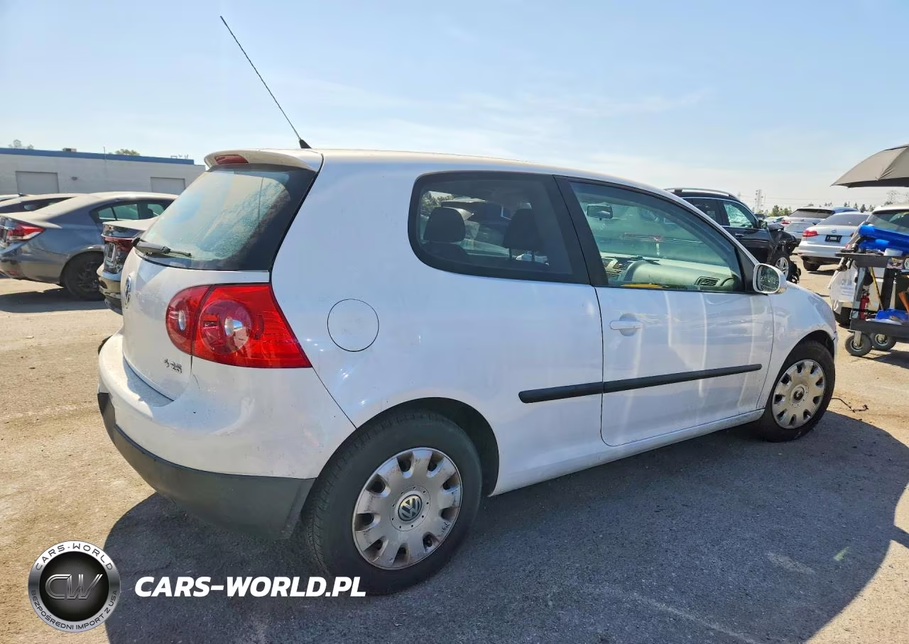 2008 Volkswagen Rabbit VIN:WVWAA71K48W220986 - 3