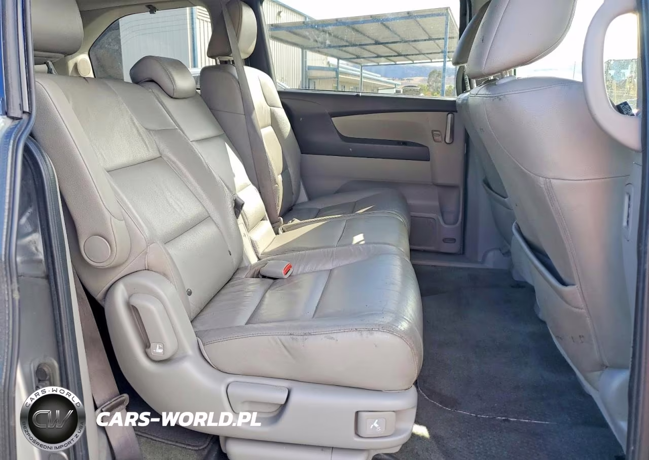 2011 Honda Odyssey Touring VIN:5FNRL5H97BB087558 - 11