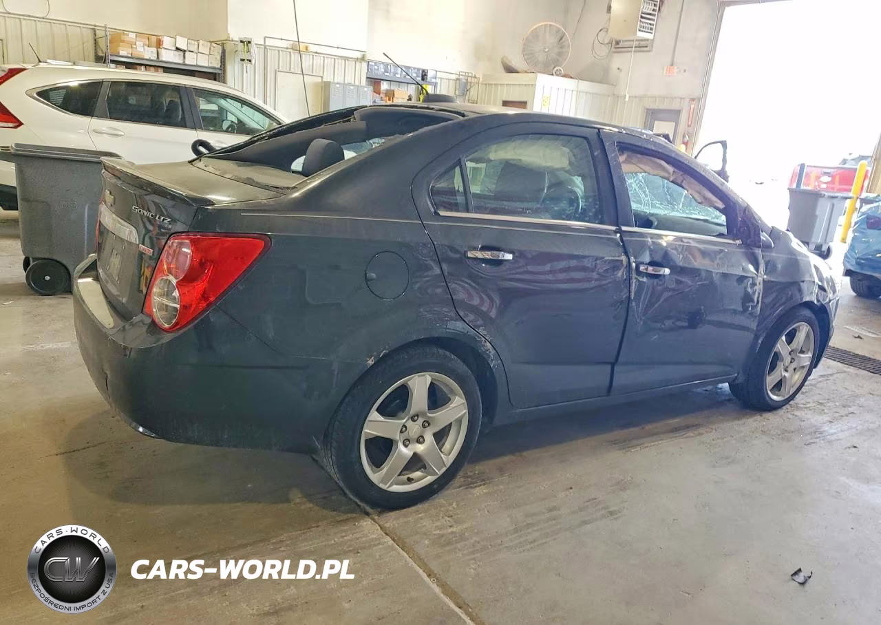 2015 Chevrolet Sonic 4D VIN:1G1JE5SB2F4182070 - 3