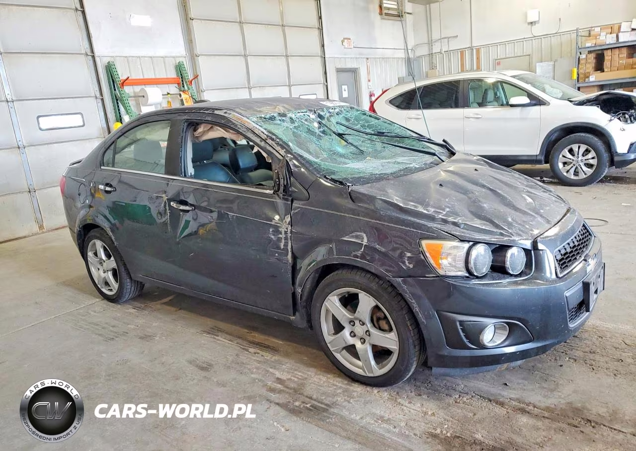 2015 Chevrolet Sonic 4D VIN:1G1JE5SB2F4182070 - 4