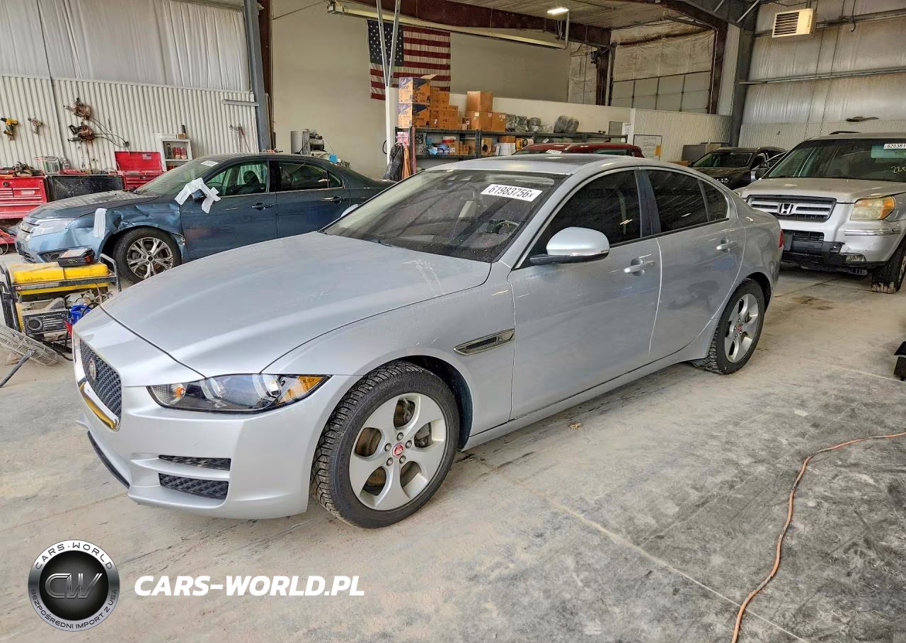 2017 Jaguar Xe